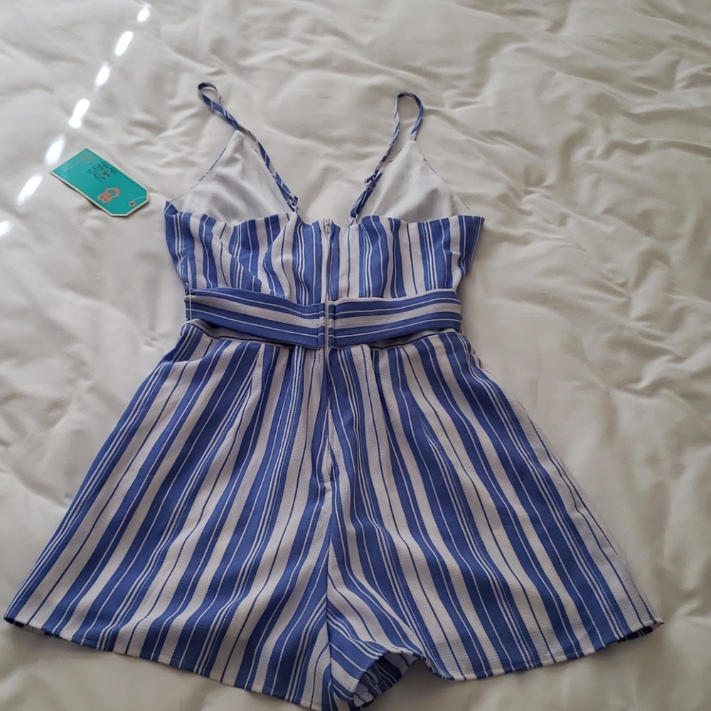 Gianni Bini playsuit/ romper size small - Picture 3 of 7